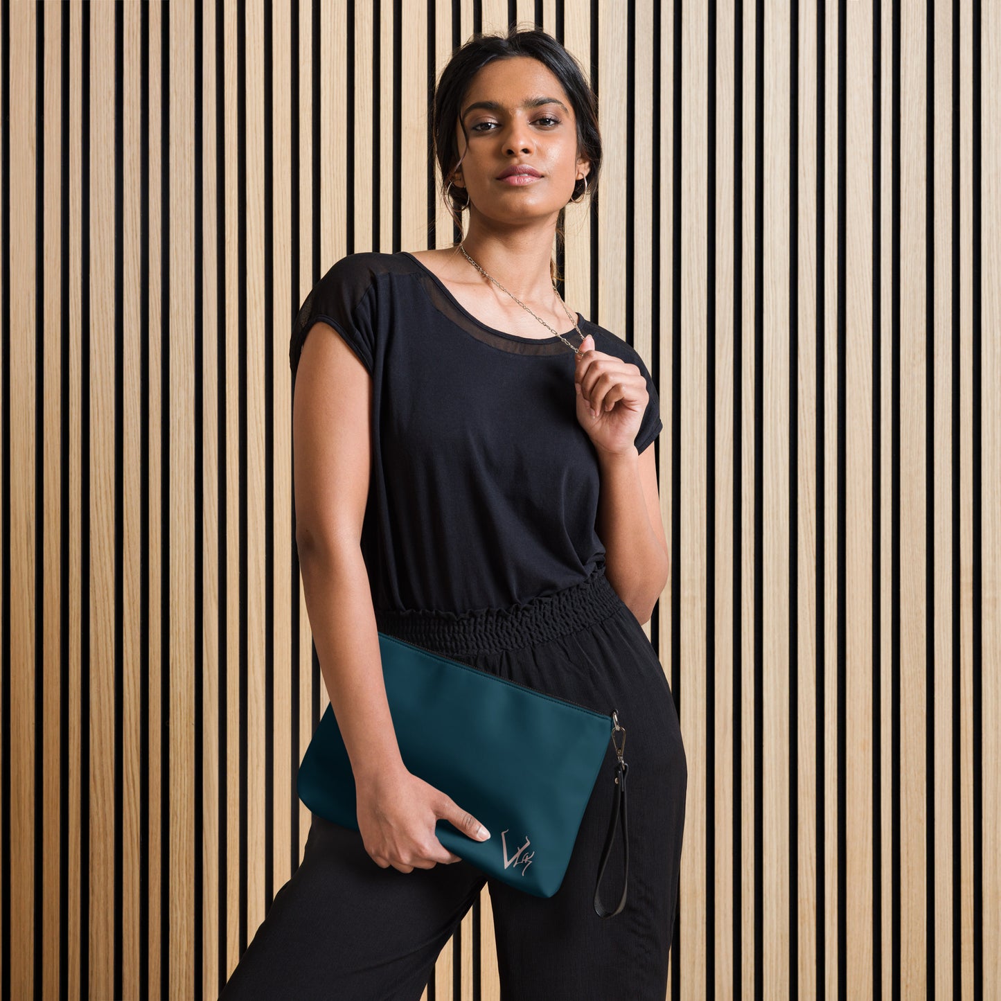 Vuk Crossbody bag